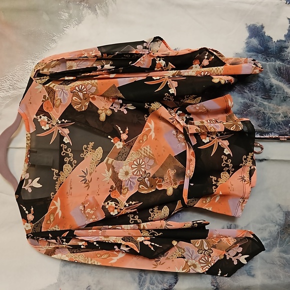 Kimono style Blouse - Picture 5 of 8